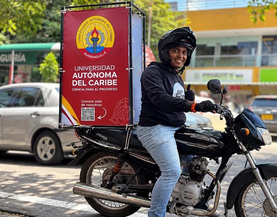 Moto valla de Movimark — foto 1